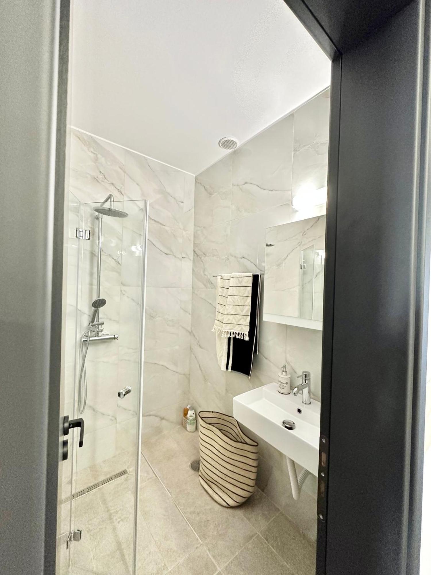 Exquisite 4-Bedroom Prestige Apartment Родос Экстерьер фото