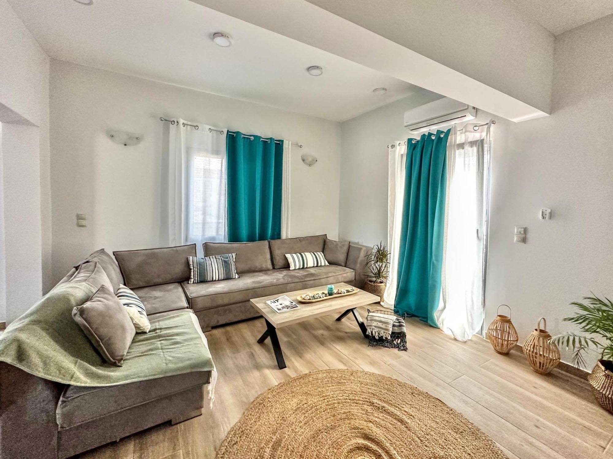 Exquisite 4-Bedroom Prestige Apartment Родос Экстерьер фото